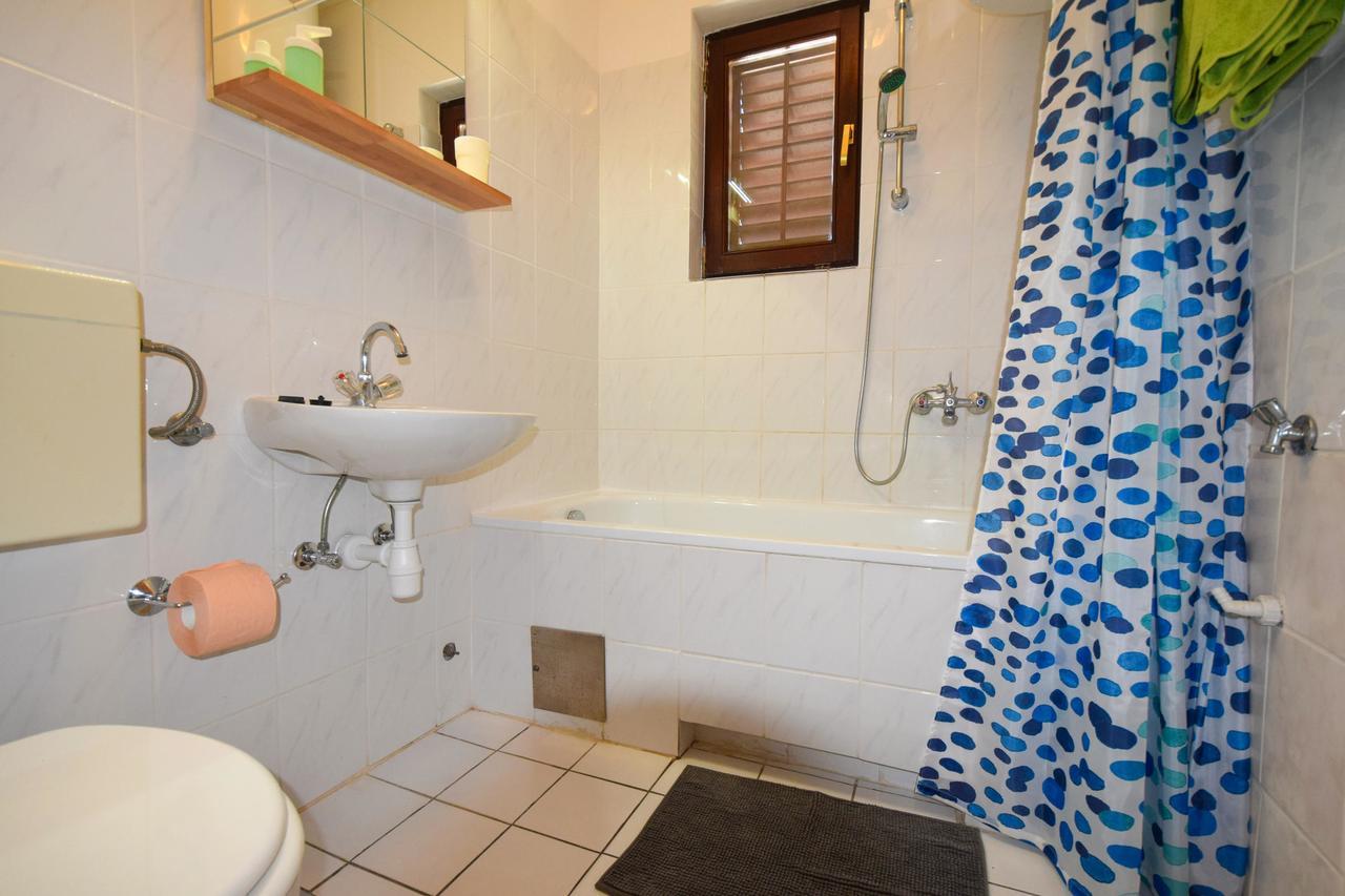 Apartments Vera Malinska Zewnętrze zdjęcie
