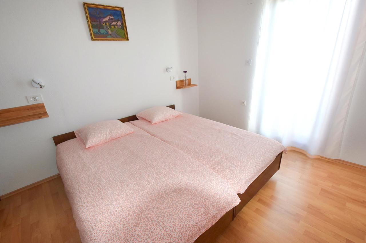 Apartments Vera Malinska Zewnętrze zdjęcie